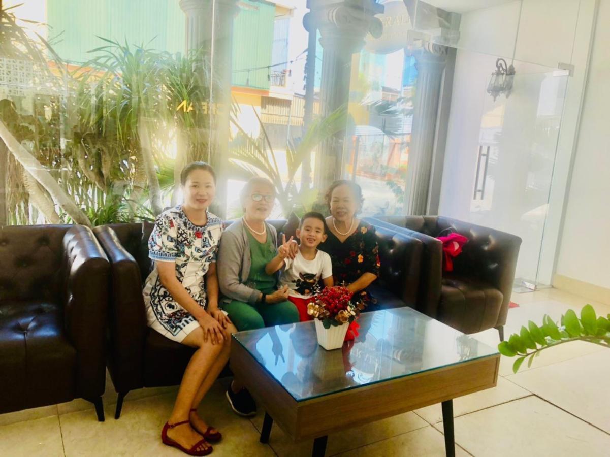 Emerald Ocean Hotel Phan Thiết Buitenkant foto
